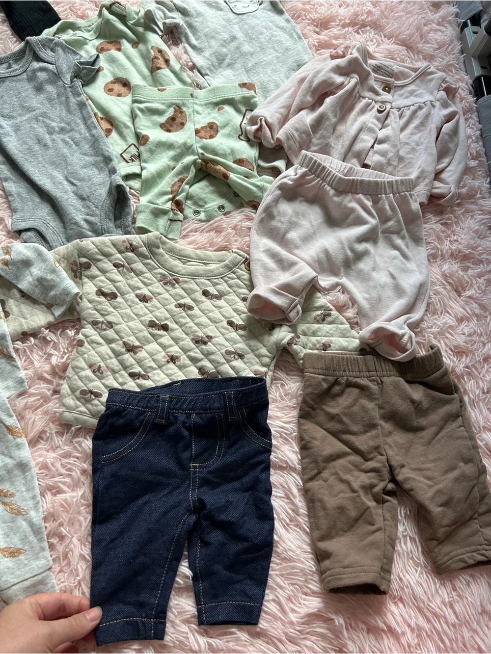 Newborn Carter's Outfit Bundle